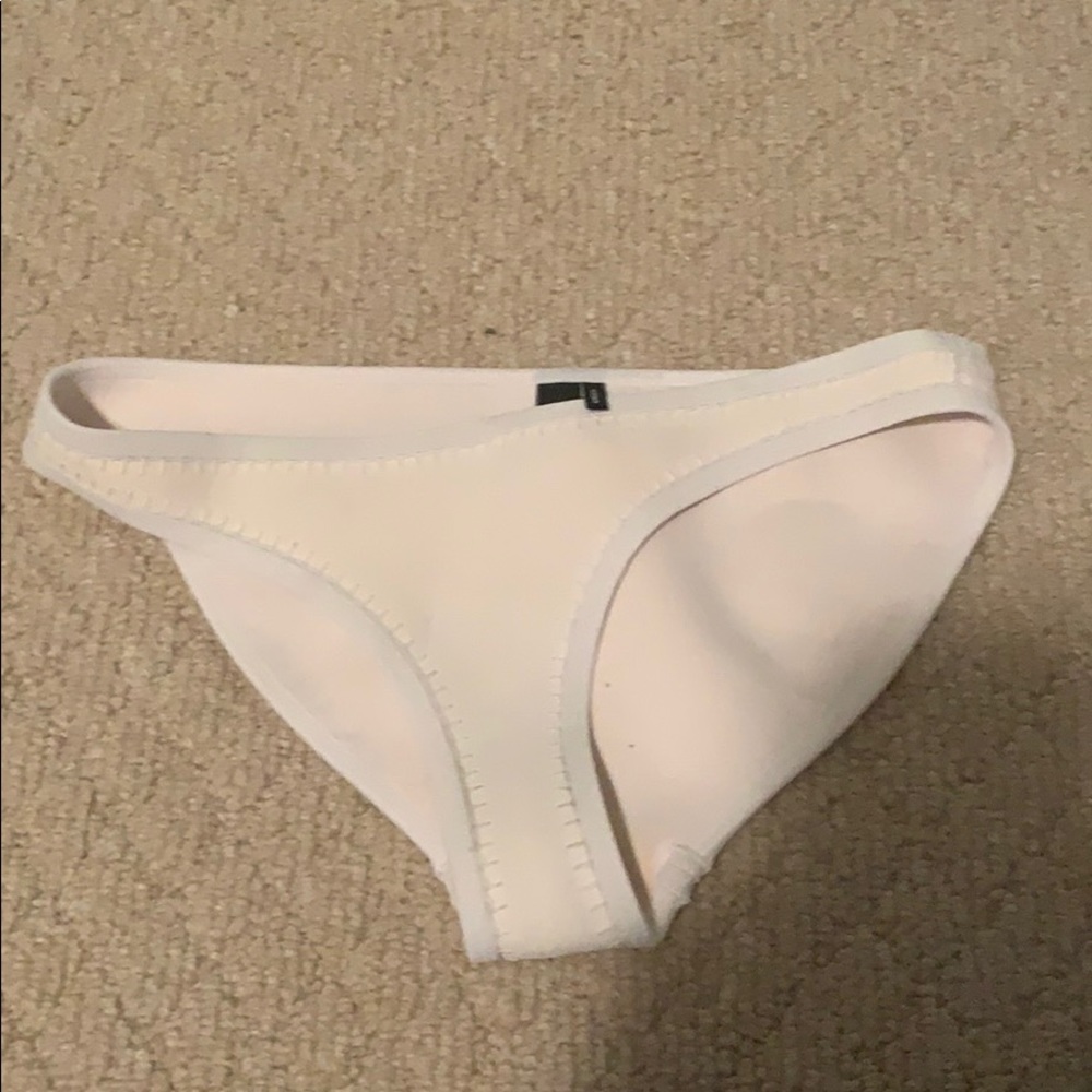 Triangl Bottom